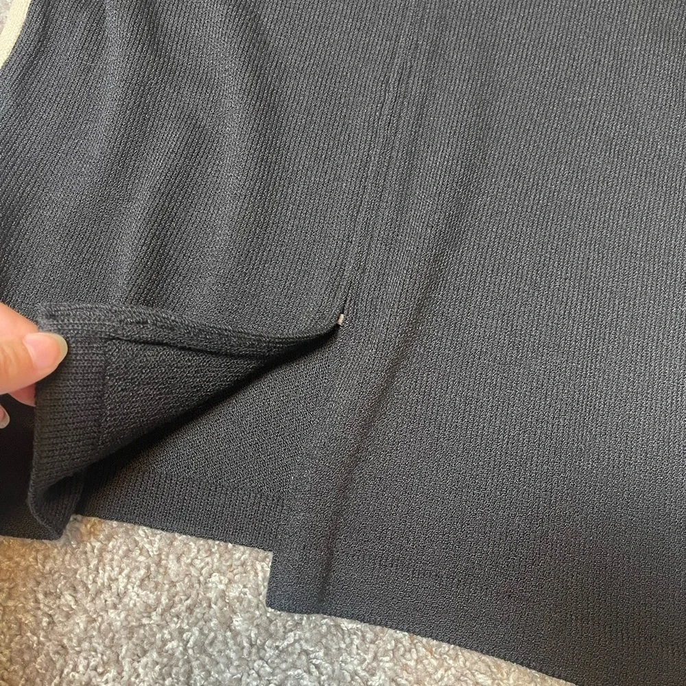 ST. JOHN Collection by Marie Gray | Knit Black Cream Contrast Front Zip